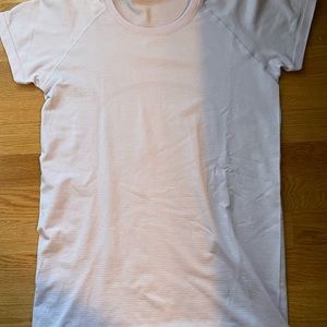 Lavender brand new Lululemon swiftly tech short sleeve